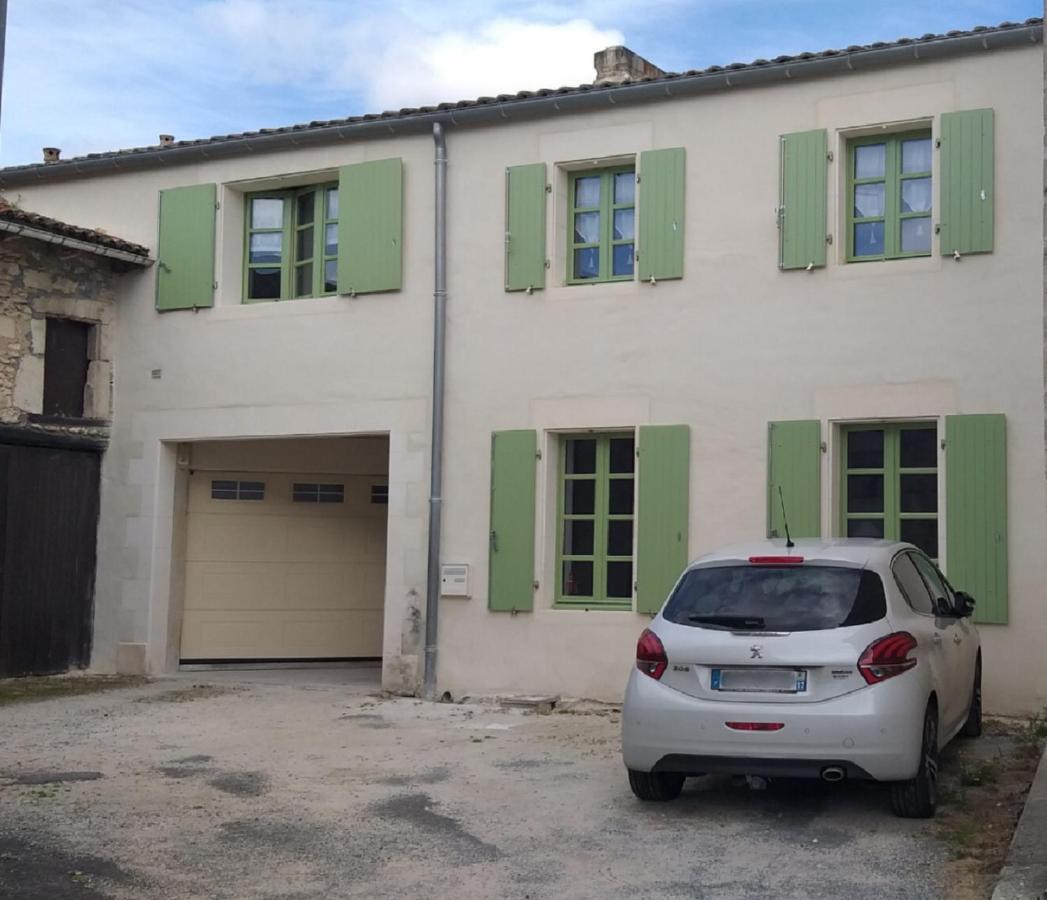 Suite De Charme Dans Une Maison Charentaise Cozes Buitenkant foto