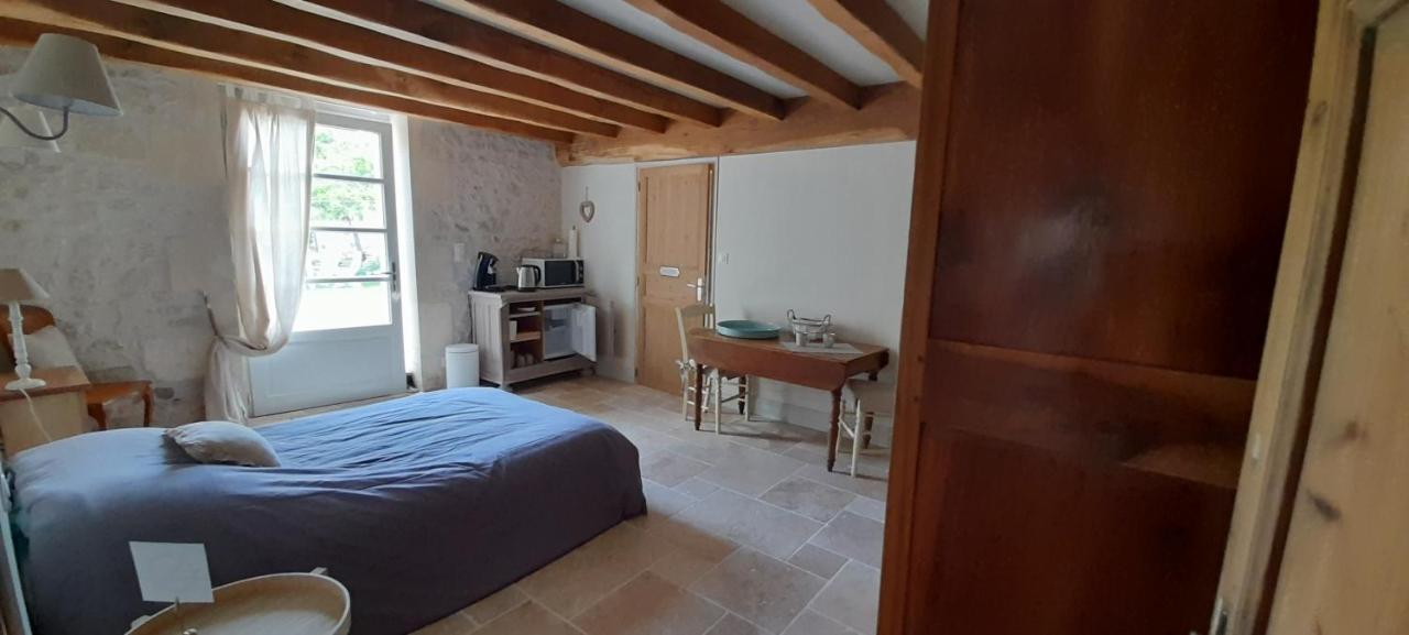 Suite De Charme Dans Une Maison Charentaise Cozes Buitenkant foto