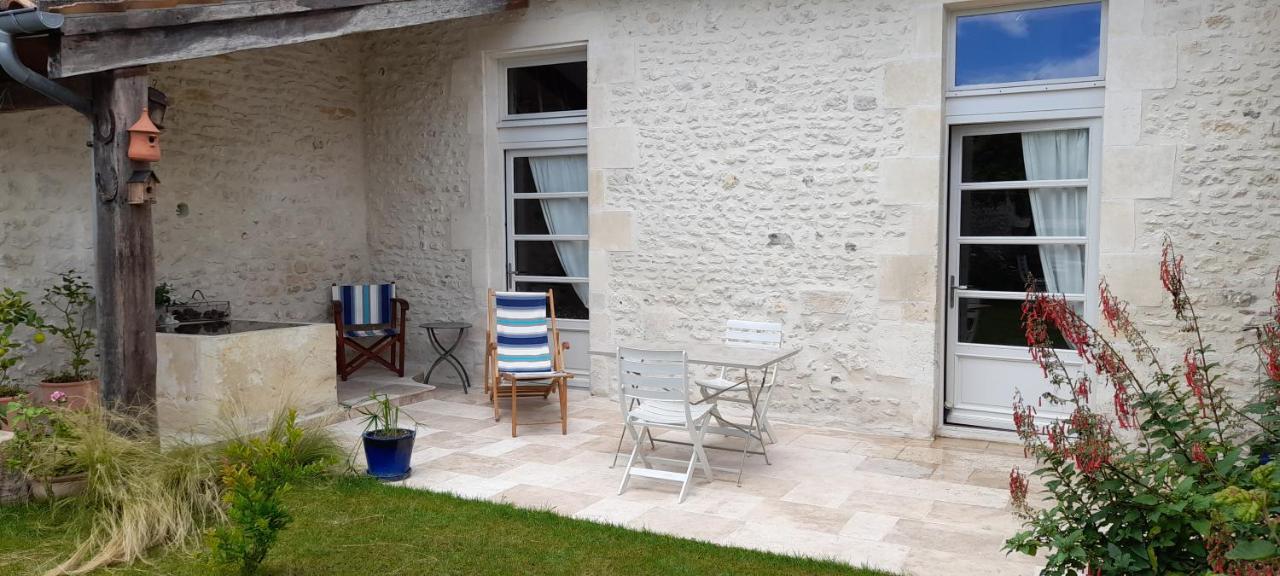 Suite De Charme Dans Une Maison Charentaise Cozes Buitenkant foto